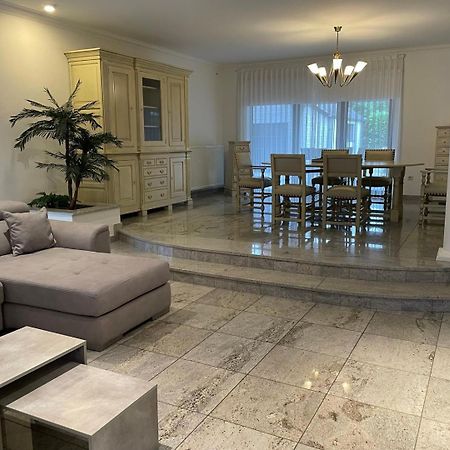 Vakantiewoning Villa 35 Maasmechelen Exteriör bild